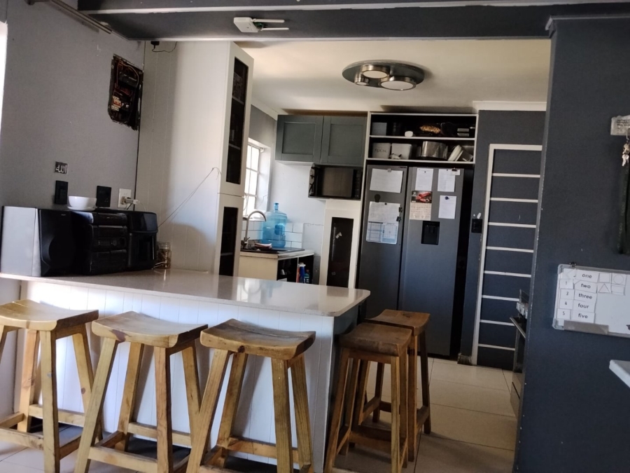  Bedroom Property for Sale in Beacon Valley Western Cape